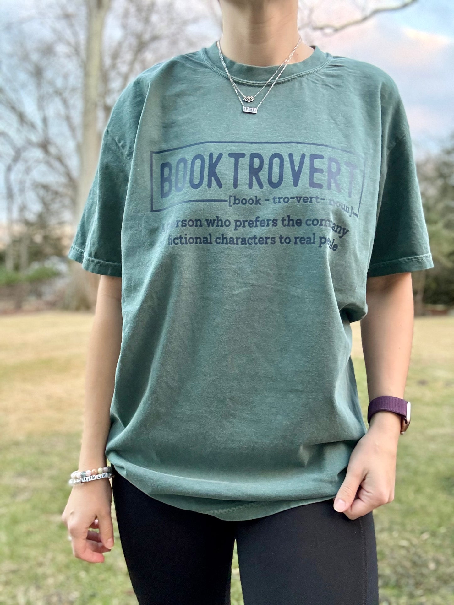 Booktrovert Shirt (navy ink)