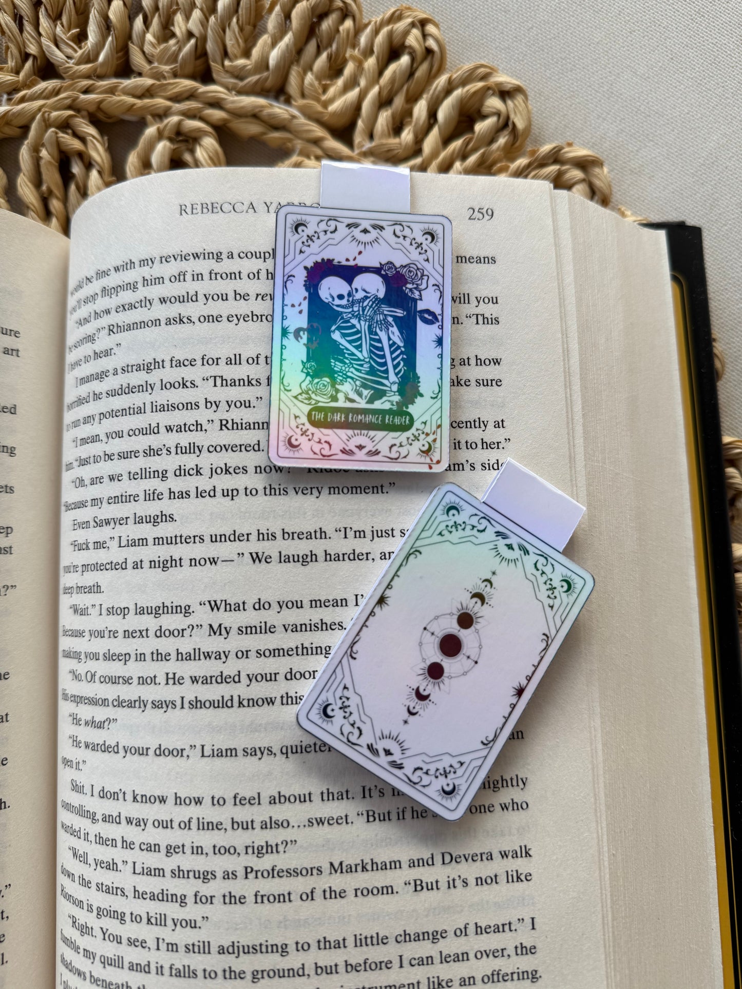 The Dark Romance Reader Tarot Card Magnetic Bookmark (holographic)
