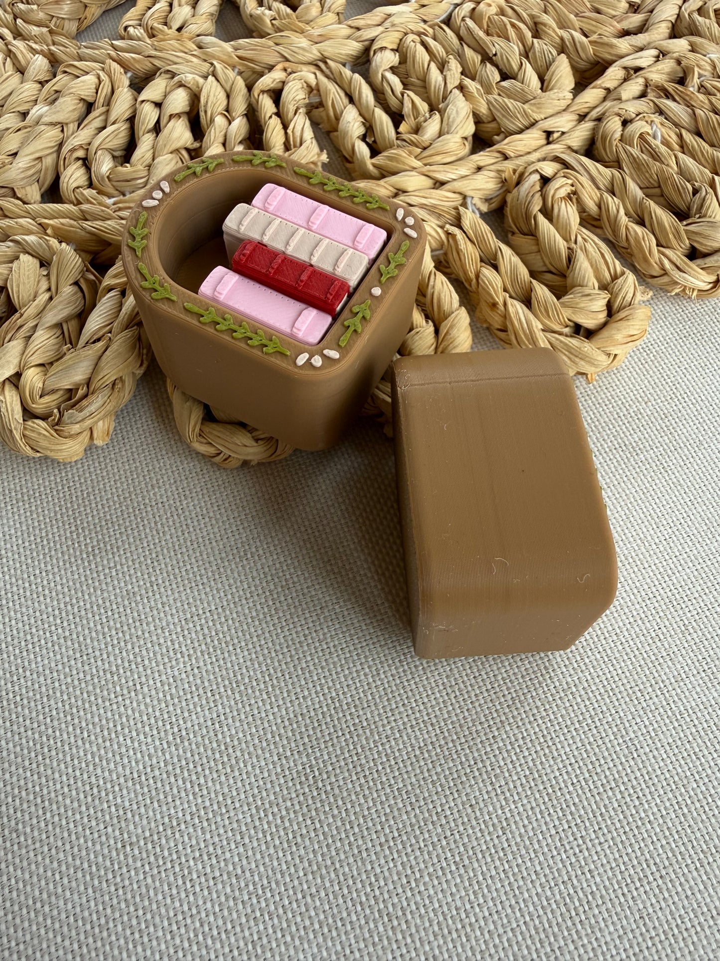 Romance Book Nook Fidget Clickie