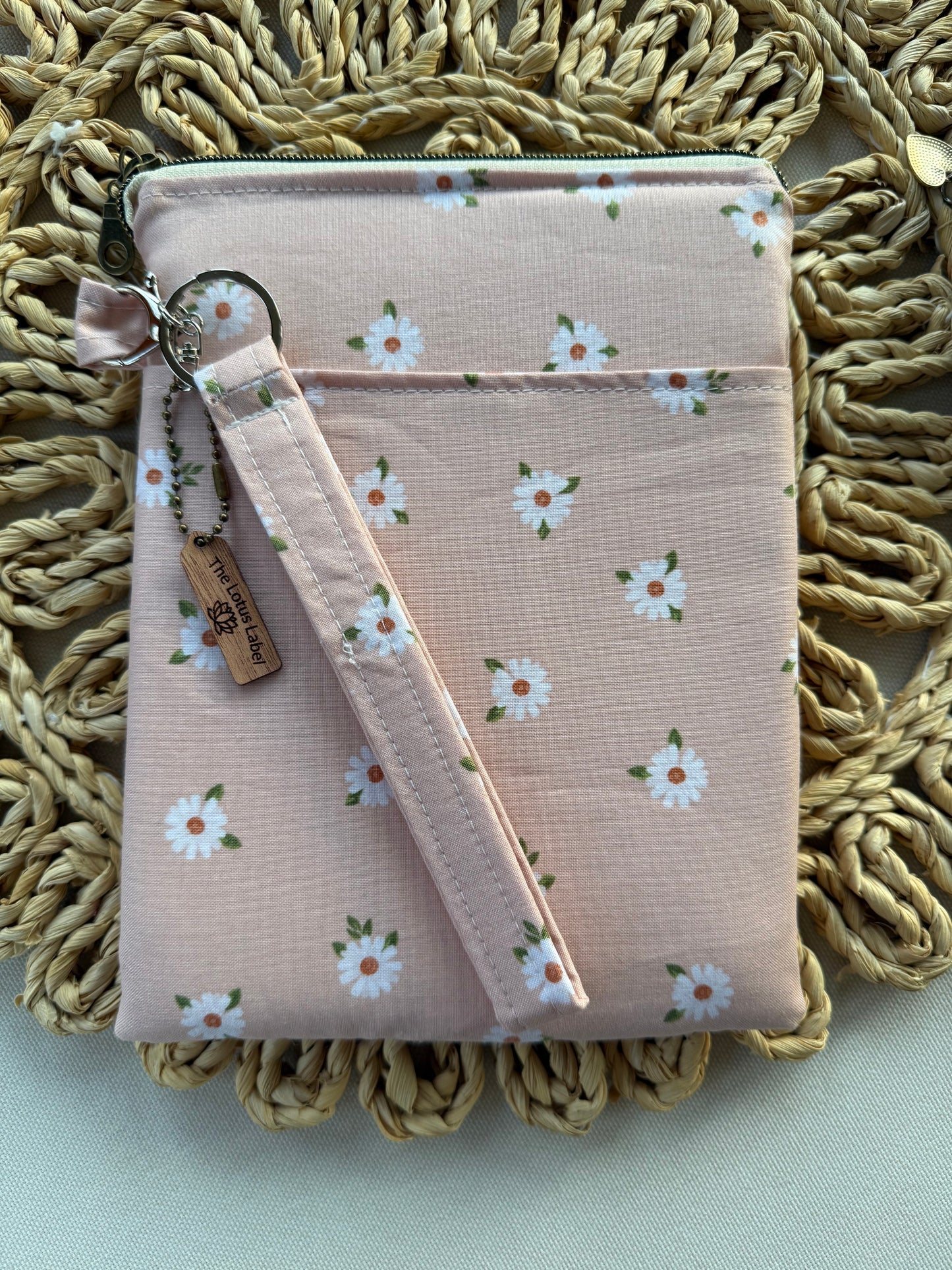 Pink Daisy Kindle Sleeve