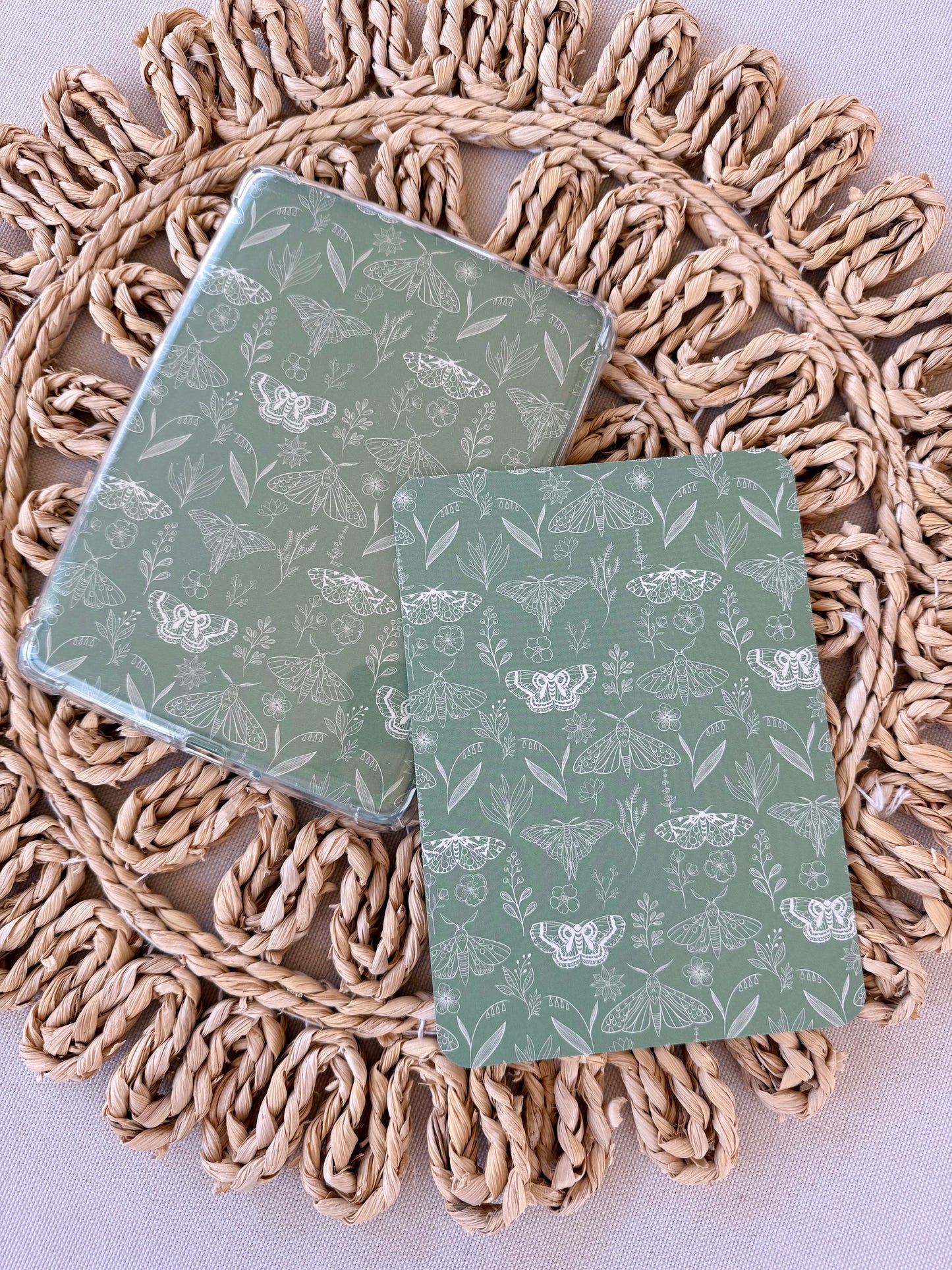 Sage green Moth Kindle Insert