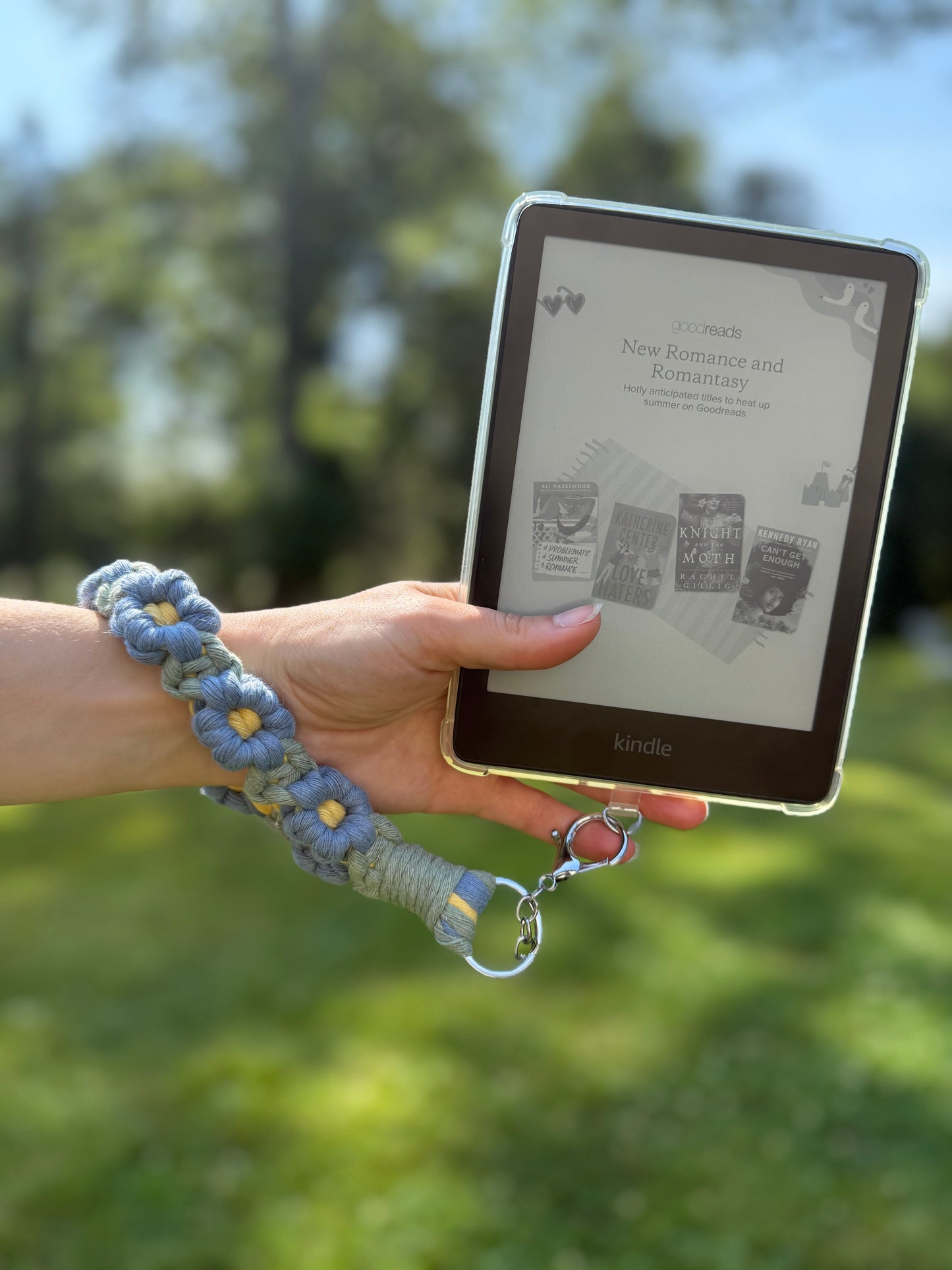 Light Blue with YELLOW middle Macrame Daisy Wristlet
