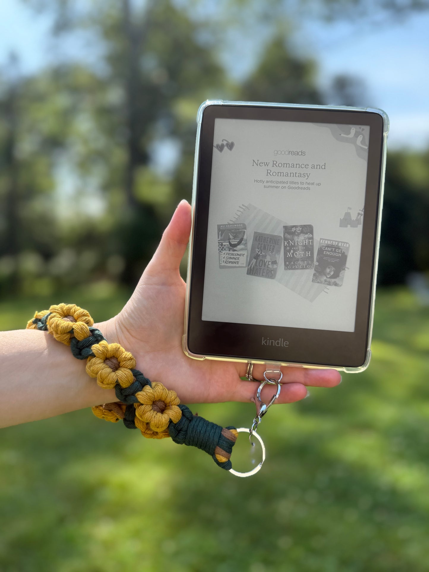 Sunflower Macrame Daisy Wristlet