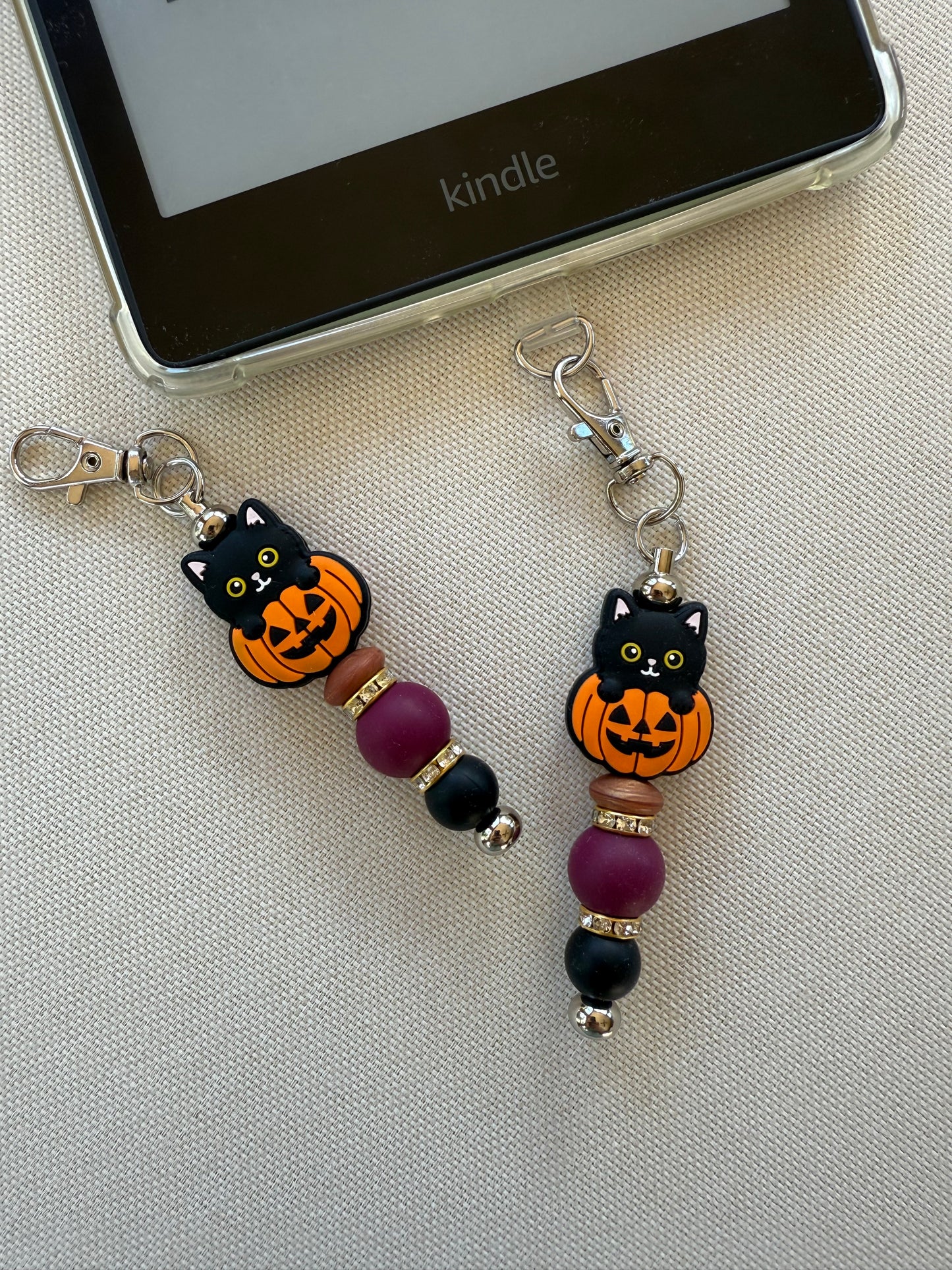 Pumpkin Cat Tethered Charm