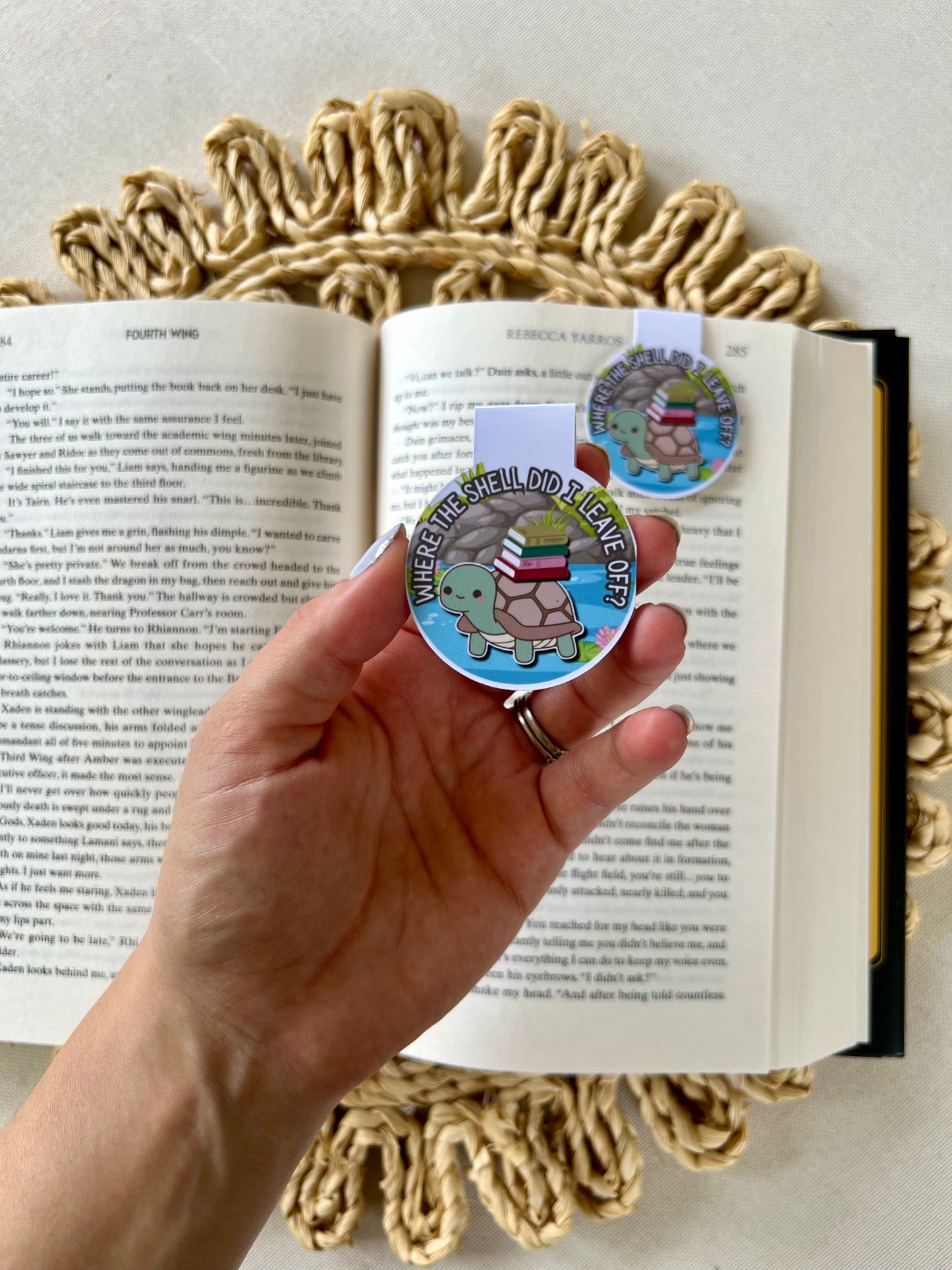 Where the shell? Magnetic Bookmark