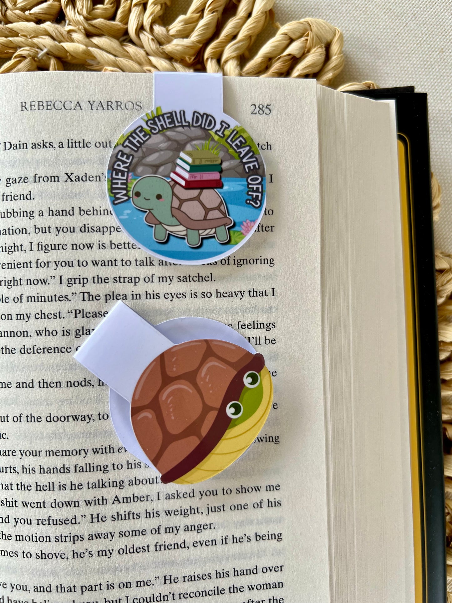 Where the shell? Magnetic Bookmark