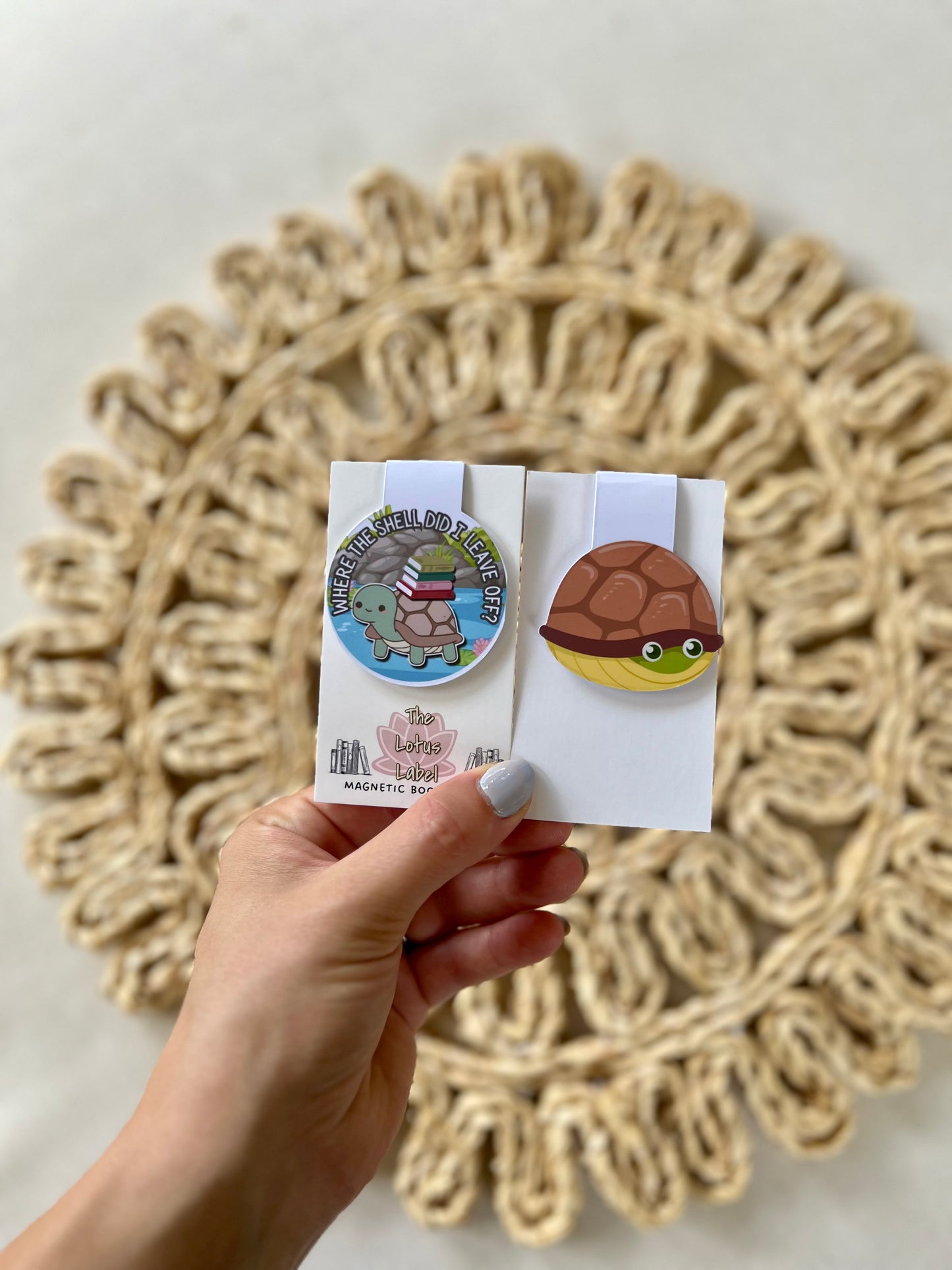 Where the shell? Magnetic Bookmark