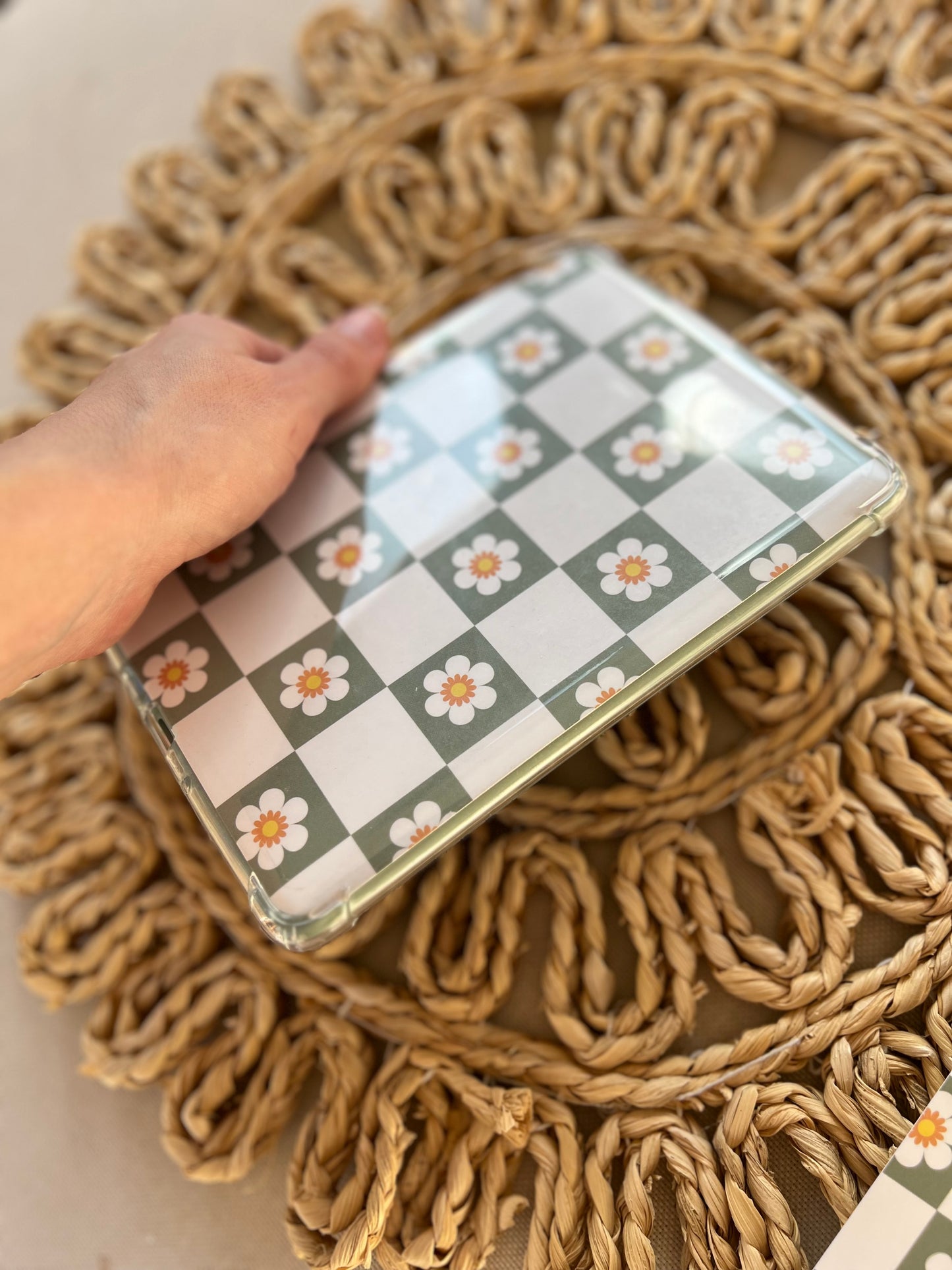 Green Checkered Daisy Kindle Insert