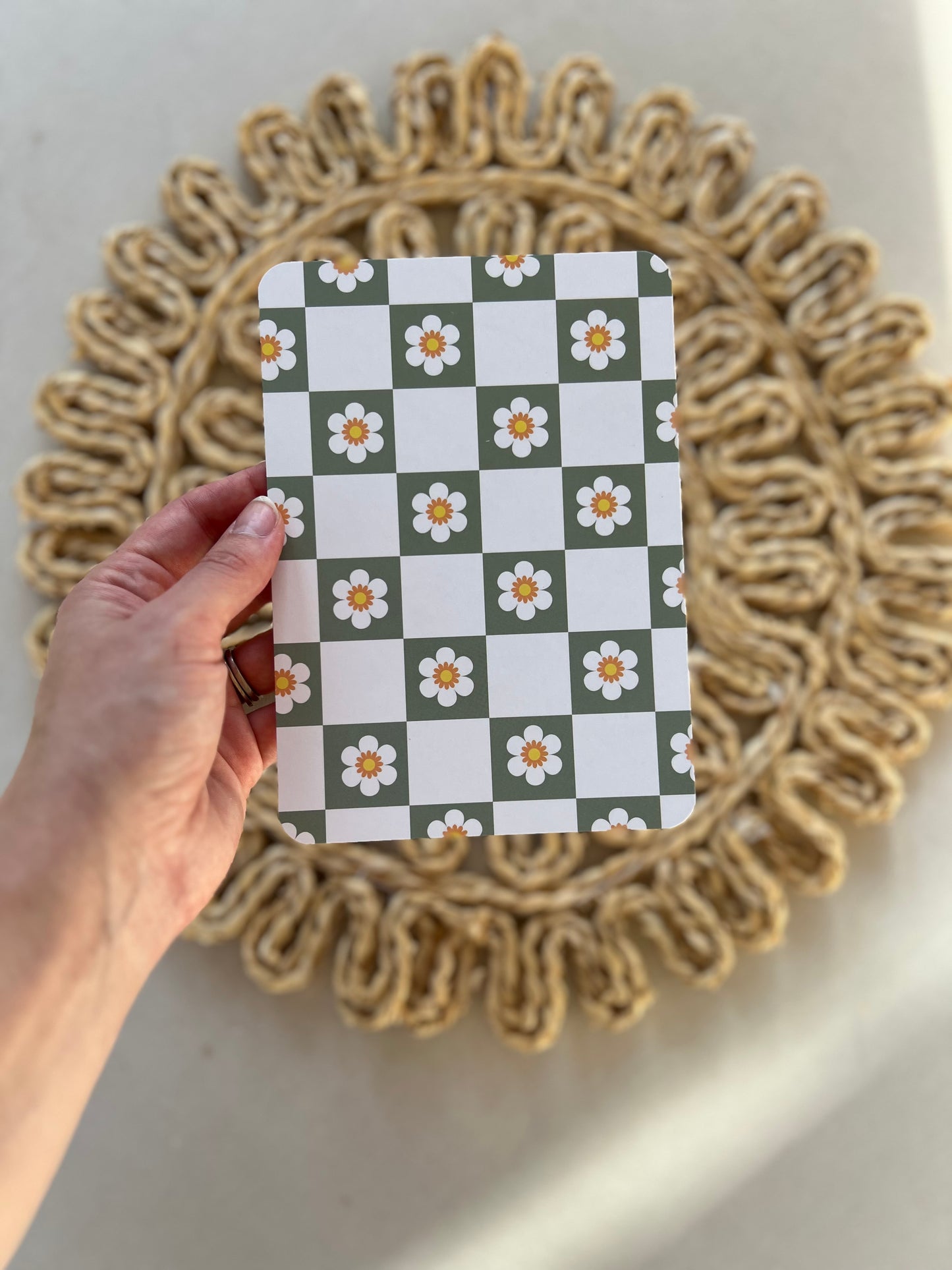 Green Checkered Daisy Kindle Insert