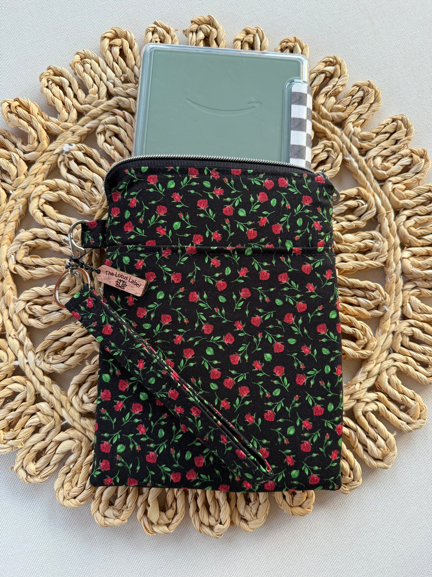 Mini Roses Kindle Sleeve