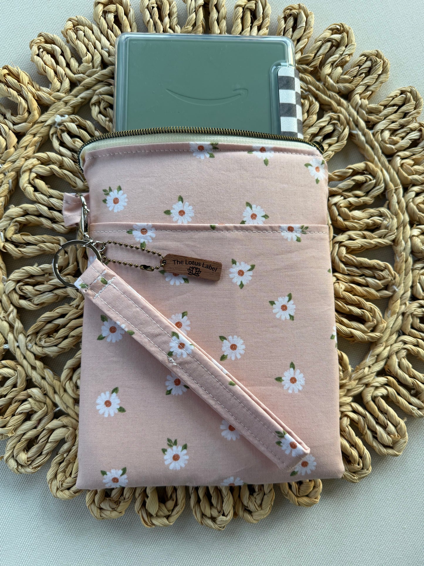 Pink Daisy Kindle Sleeve