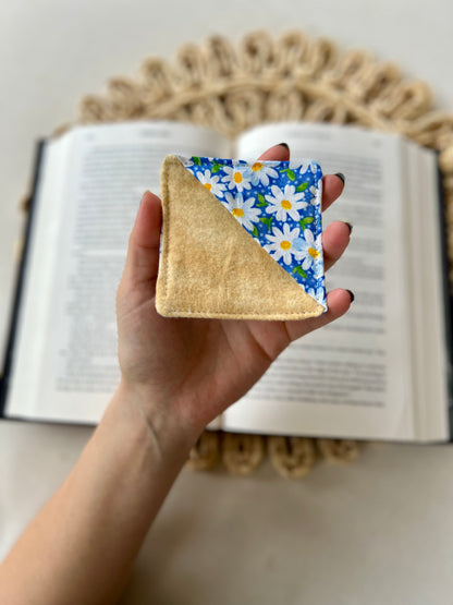 Blue Daisy Corner Bookmark