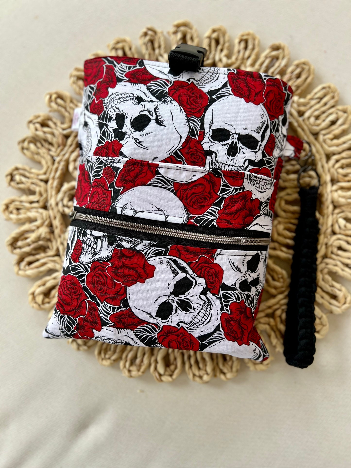 Skulls Buckle Top (large)