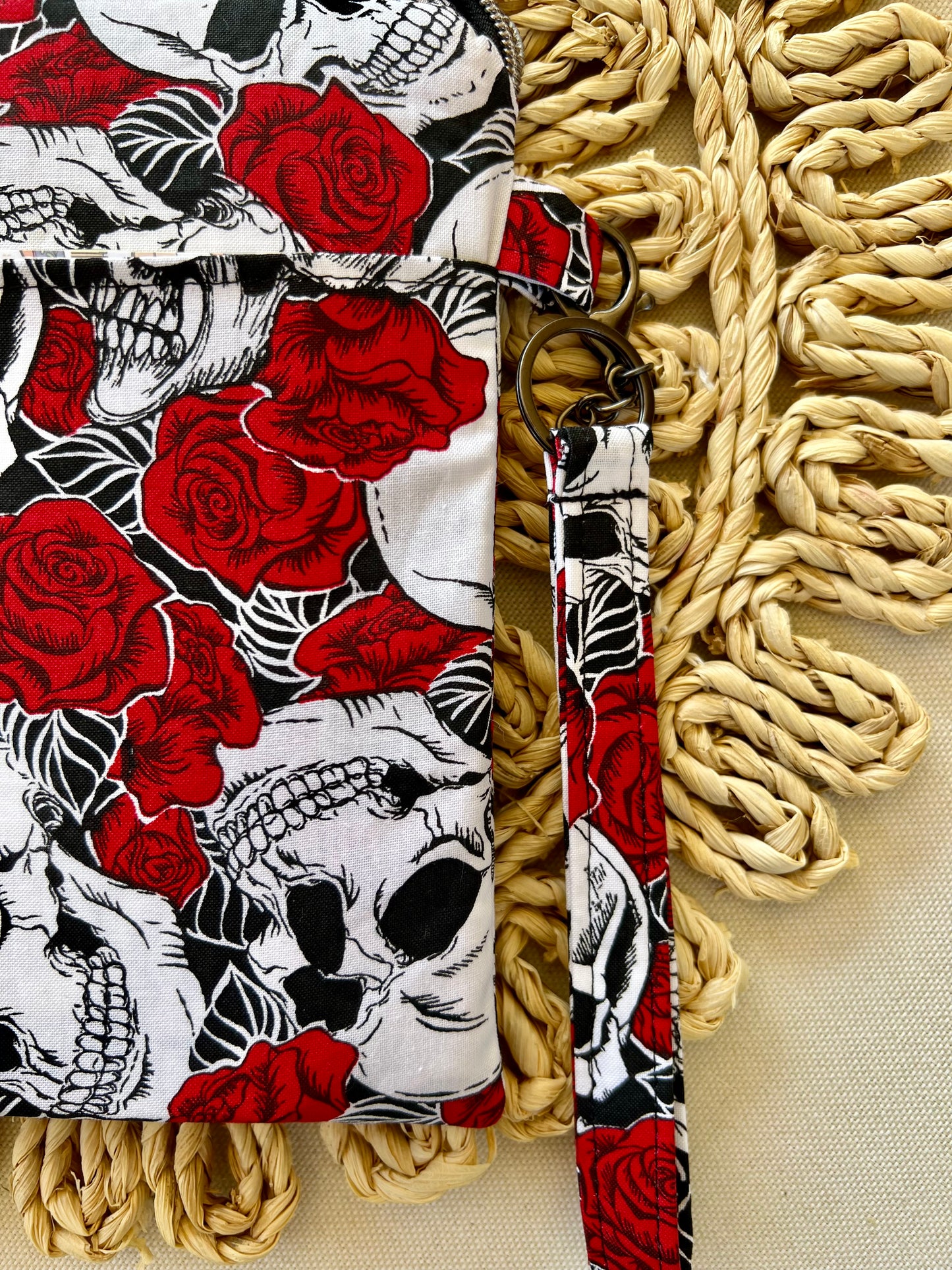 Skulls & Roses Ereader Sleeve