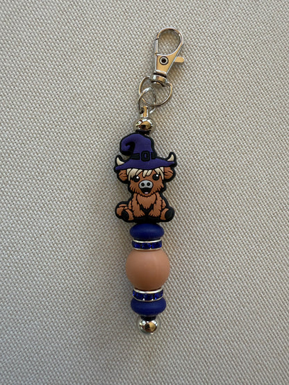 Witches Hat Highland Cow Tethered Charm
