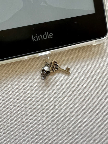 Skull & Key Dust plug