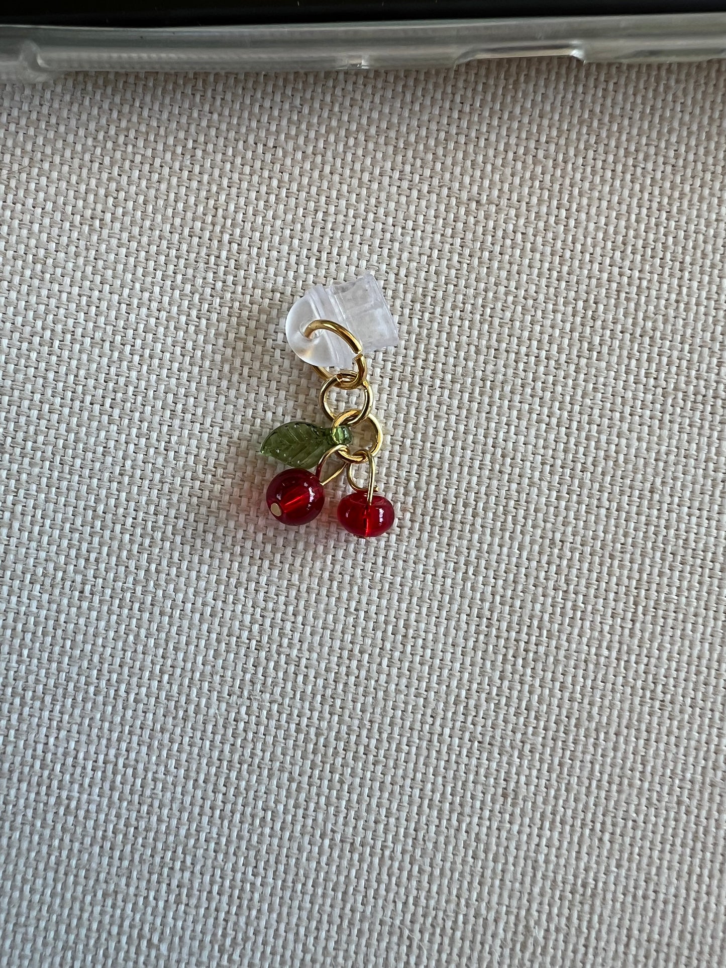 Cherries Dust Plug