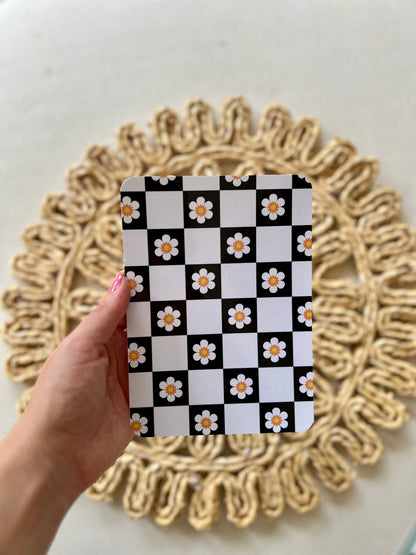 Checkered Daisy Kindle Insert