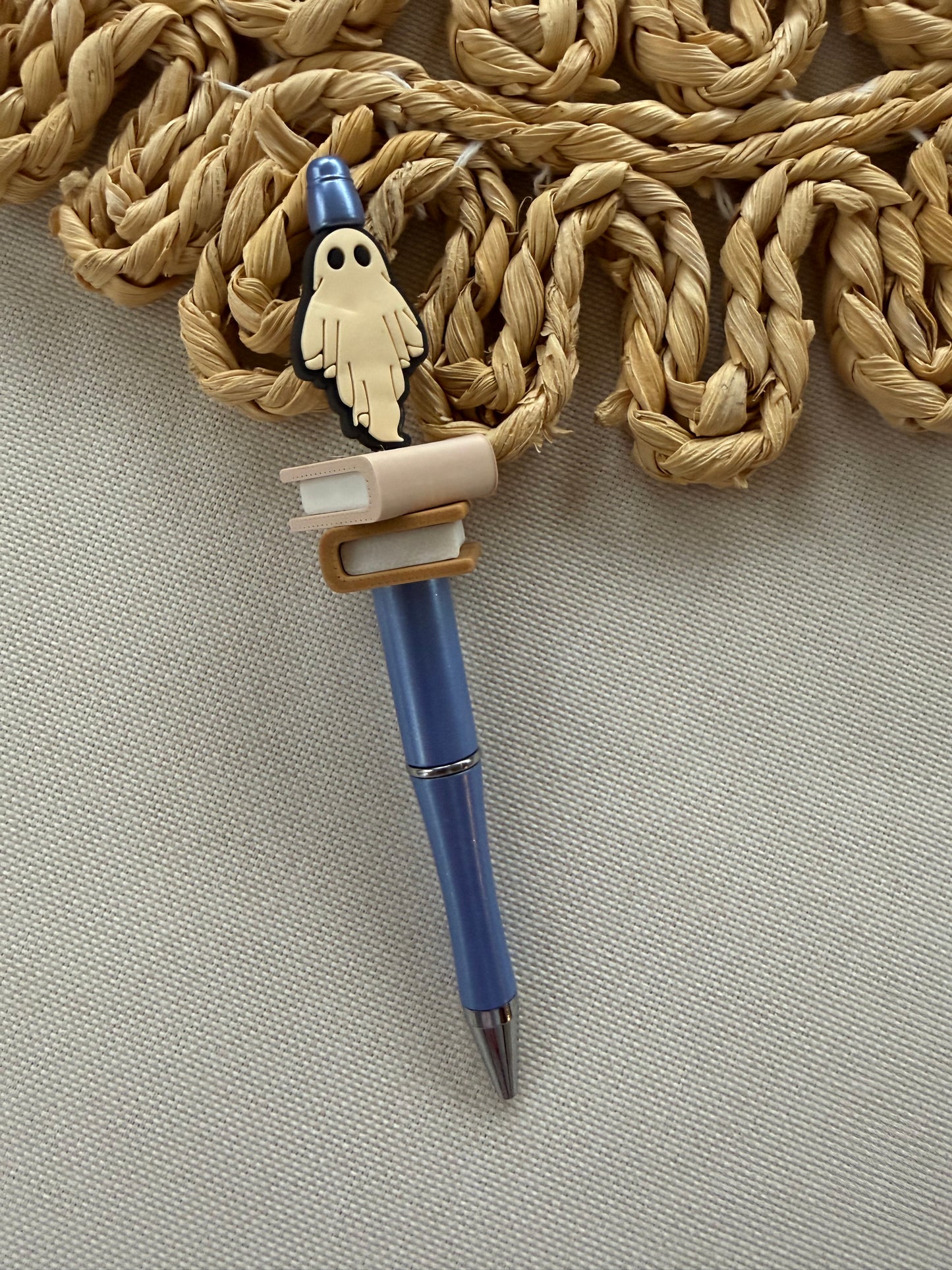 Customizable Ghostie Pen