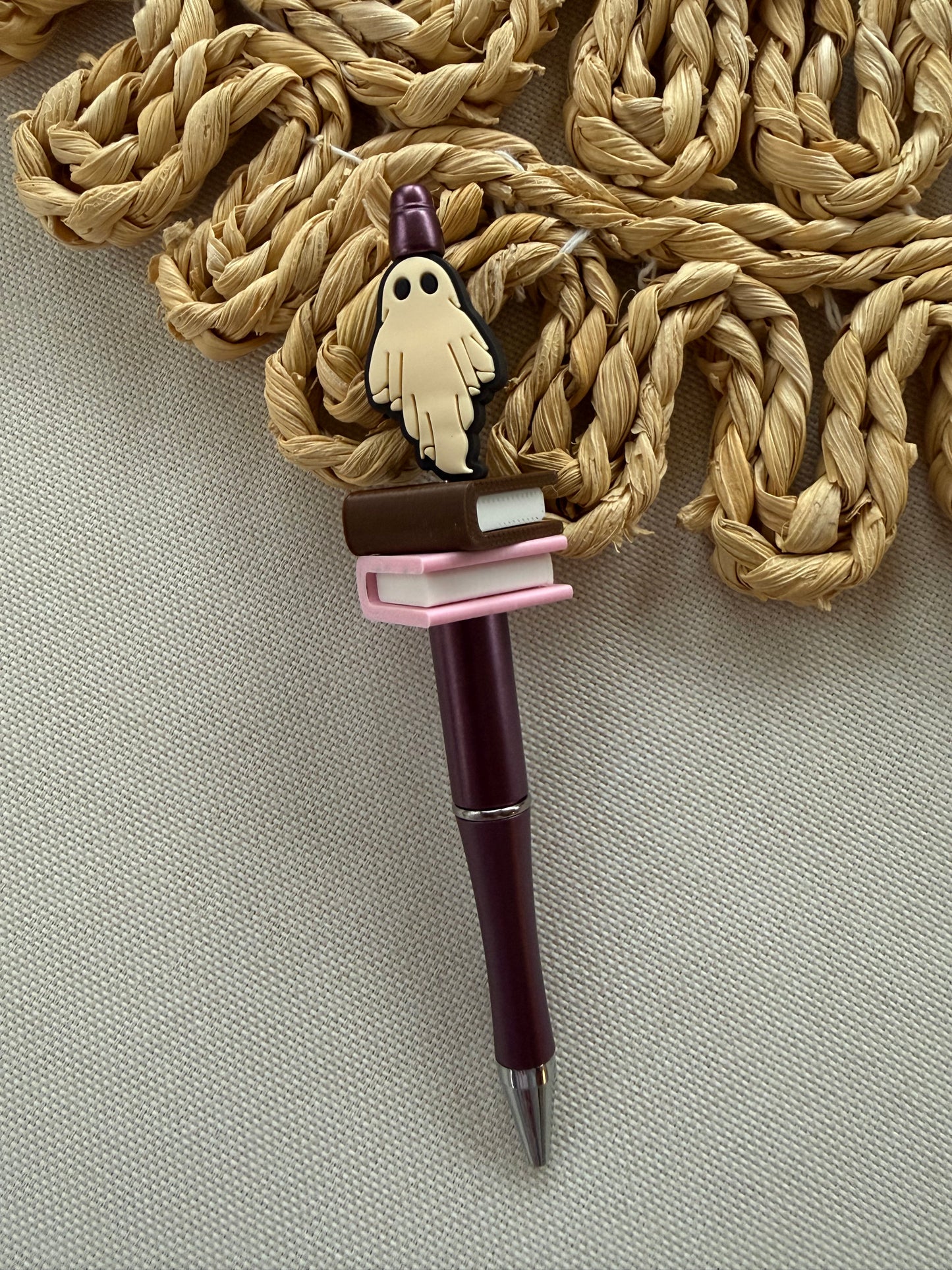 Customizable Ghostie Pen