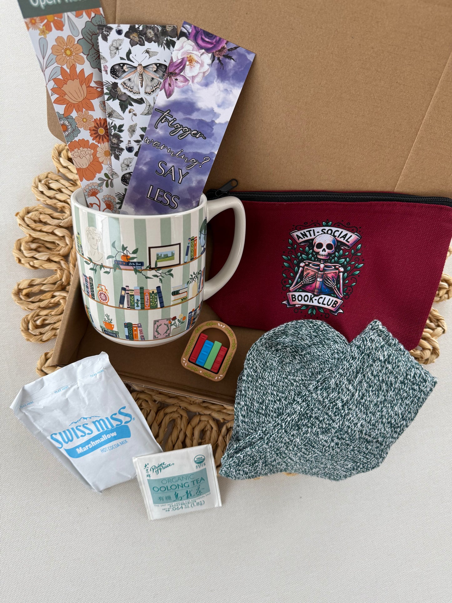 Blind date FOR the cozy reader mystery box